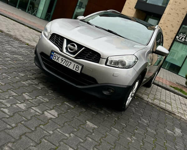 Серый Ниссан Кашкай 2, объемом двигателя 2 л и пробегом 218 тыс. км за 9800 $, фото 1 на Automoto.ua