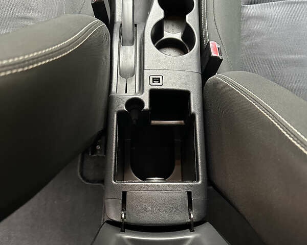 Серый Ниссан Кашкай 2, объемом двигателя 2 л и пробегом 218 тыс. км за 12400 $, фото 61 на Automoto.ua