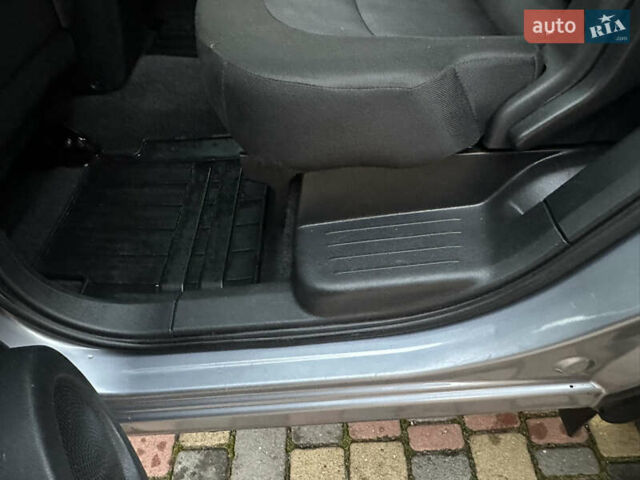 Сірий Ніссан Кашкай 2, об'ємом двигуна 1.6 л та пробігом 220 тис. км за 11550 $, фото 72 на Automoto.ua