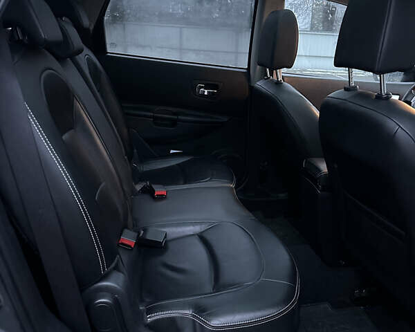 Сірий Ніссан Кашкай 2, об'ємом двигуна 1.6 л та пробігом 240 тис. км за 11199 $, фото 21 на Automoto.ua