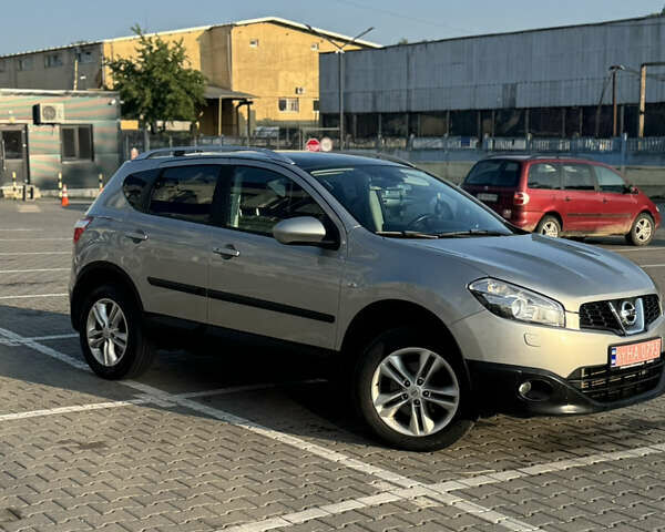 Серый Ниссан Кашкай 2, объемом двигателя 1.6 л и пробегом 255 тыс. км за 10600 $, фото 3 на Automoto.ua