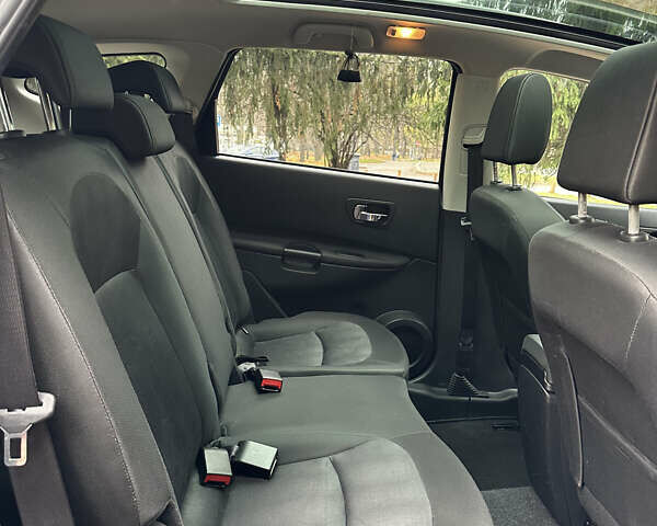 Серый Ниссан Кашкай 2, объемом двигателя 2 л и пробегом 218 тыс. км за 12400 $, фото 45 на Automoto.ua