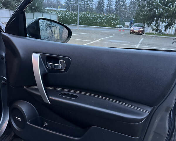 Сірий Ніссан Кашкай 2, об'ємом двигуна 1.6 л та пробігом 240 тис. км за 11199 $, фото 17 на Automoto.ua