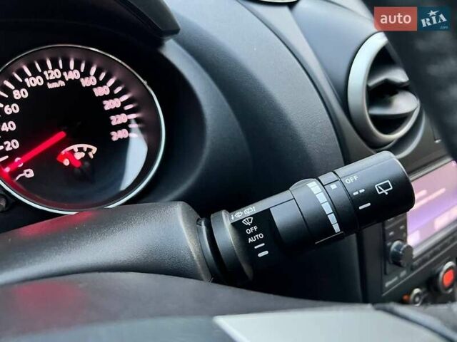 Сірий Ніссан Кашкай 2, об'ємом двигуна 1.6 л та пробігом 268 тис. км за 11950 $, фото 36 на Automoto.ua