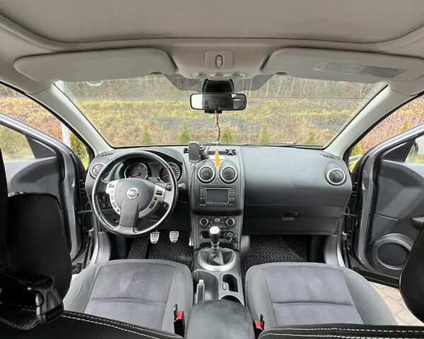 Сірий Ніссан Кашкай 2, об'ємом двигуна 1.6 л та пробігом 246 тис. км за 11400 $, фото 39 на Automoto.ua