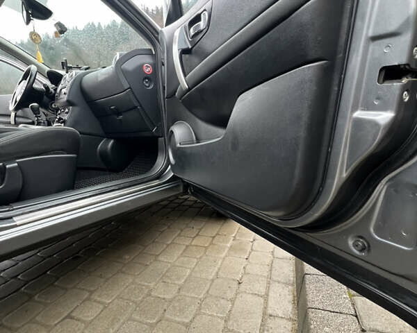 Сірий Ніссан Кашкай 2, об'ємом двигуна 1.6 л та пробігом 246 тис. км за 11400 $, фото 34 на Automoto.ua