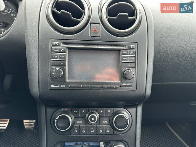 Сірий Ніссан Кашкай 2, об'ємом двигуна 1.6 л та пробігом 188 тис. км за 12100 $, фото 23 на Automoto.ua