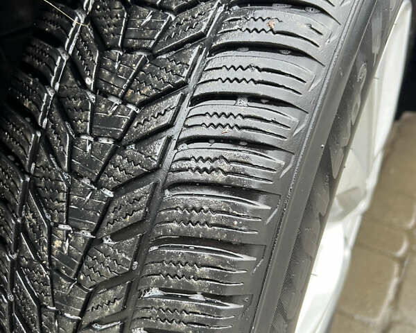 Сірий Ніссан Кашкай 2, об'ємом двигуна 1.6 л та пробігом 246 тис. км за 11400 $, фото 3 на Automoto.ua