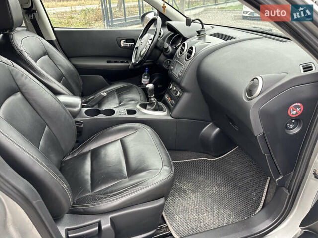 Сірий Ніссан Кашкай 2, об'ємом двигуна 1.6 л та пробігом 188 тис. км за 12100 $, фото 17 на Automoto.ua