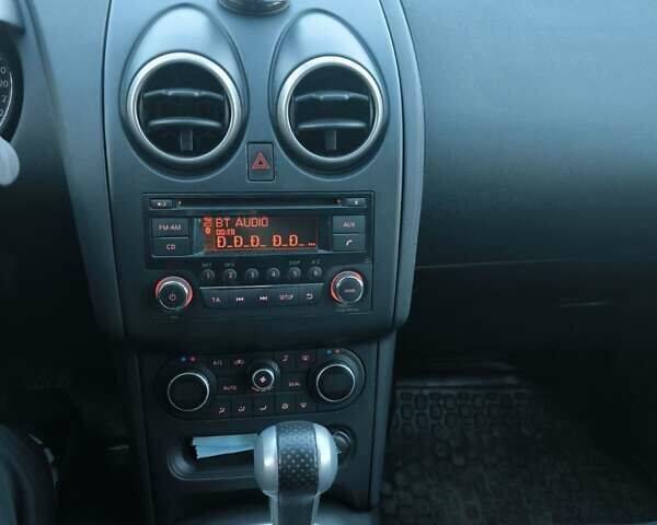 Сірий Ніссан Кашкай 2, об'ємом двигуна 2 л та пробігом 132 тис. км за 12400 $, фото 1 на Automoto.ua