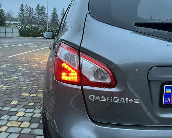 Сірий Ніссан Кашкай 2, об'ємом двигуна 1.6 л та пробігом 240 тис. км за 11199 $, фото 26 на Automoto.ua
