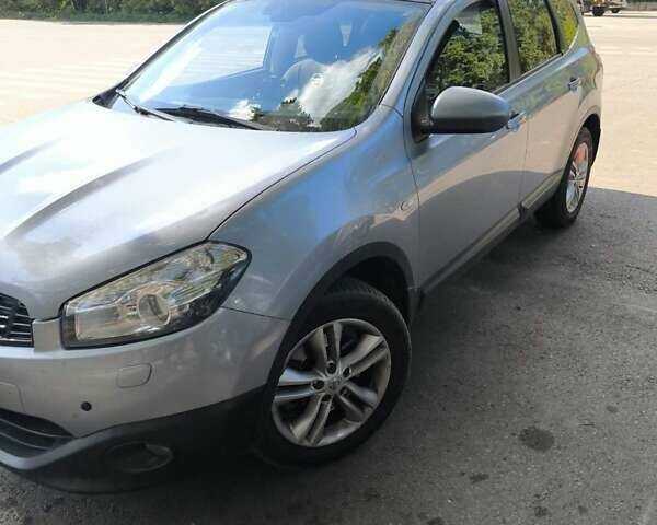 Сірий Ніссан Кашкай 2, об'ємом двигуна 2 л та пробігом 132 тис. км за 12400 $, фото 2 на Automoto.ua