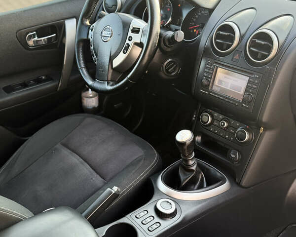 Серый Ниссан Кашкай 2, объемом двигателя 1.6 л и пробегом 255 тыс. км за 10600 $, фото 10 на Automoto.ua