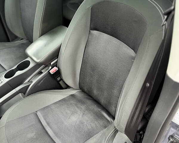 Серый Ниссан Кашкай 2, объемом двигателя 2 л и пробегом 168 тыс. км за 10700 $, фото 24 на Automoto.ua