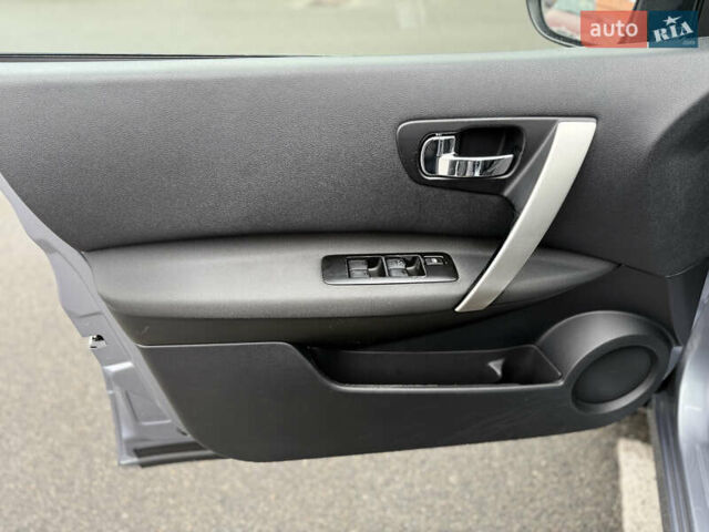 Серый Ниссан Кашкай 2, объемом двигателя 2 л и пробегом 168 тыс. км за 10700 $, фото 23 на Automoto.ua