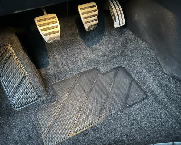 Сірий Ніссан Кашкай 2, об'ємом двигуна 1.6 л та пробігом 220 тис. км за 11550 $, фото 38 на Automoto.ua