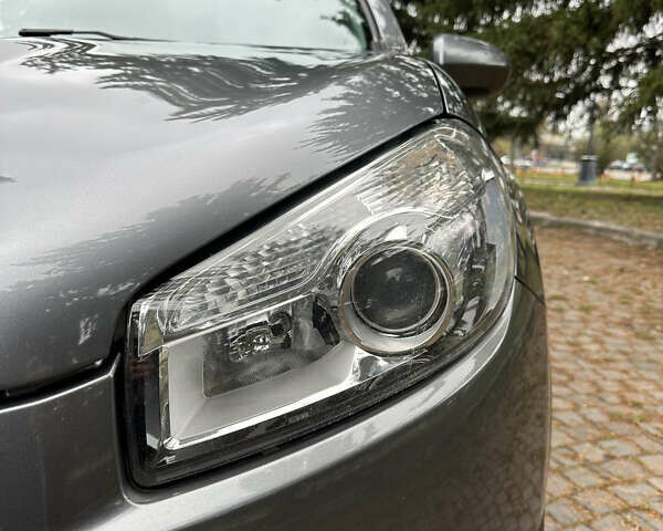 Серый Ниссан Кашкай 2, объемом двигателя 2 л и пробегом 218 тыс. км за 12400 $, фото 33 на Automoto.ua