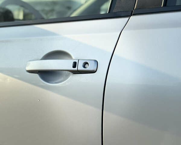 Серый Ниссан Кашкай 2, объемом двигателя 1.6 л и пробегом 255 тыс. км за 10600 $, фото 16 на Automoto.ua