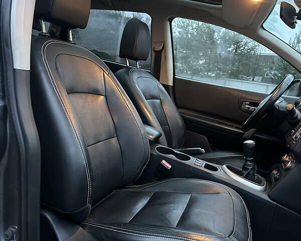 Сірий Ніссан Кашкай 2, об'ємом двигуна 1.6 л та пробігом 240 тис. км за 11199 $, фото 19 на Automoto.ua