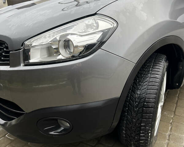 Сірий Ніссан Кашкай 2, об'ємом двигуна 1.6 л та пробігом 246 тис. км за 11400 $, фото 2 на Automoto.ua