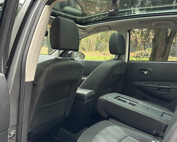 Серый Ниссан Кашкай 2, объемом двигателя 2 л и пробегом 218 тыс. км за 12400 $, фото 47 на Automoto.ua