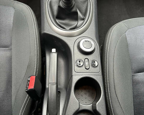 Серый Ниссан Кашкай 2, объемом двигателя 2 л и пробегом 218 тыс. км за 12400 $, фото 60 на Automoto.ua