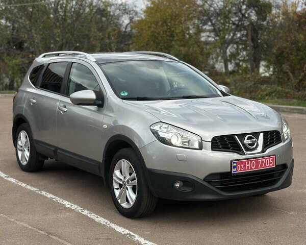 Серый Ниссан Кашкай 2, объемом двигателя 1.5 л и пробегом 257 тыс. км за 11299 $, фото 1 на Automoto.ua