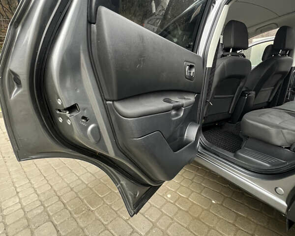 Сірий Ніссан Кашкай 2, об'ємом двигуна 1.6 л та пробігом 246 тис. км за 11400 $, фото 26 на Automoto.ua