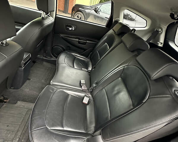 Серый Ниссан Кашкай 2, объемом двигателя 1.6 л и пробегом 240 тыс. км за 10999 $, фото 12 на Automoto.ua