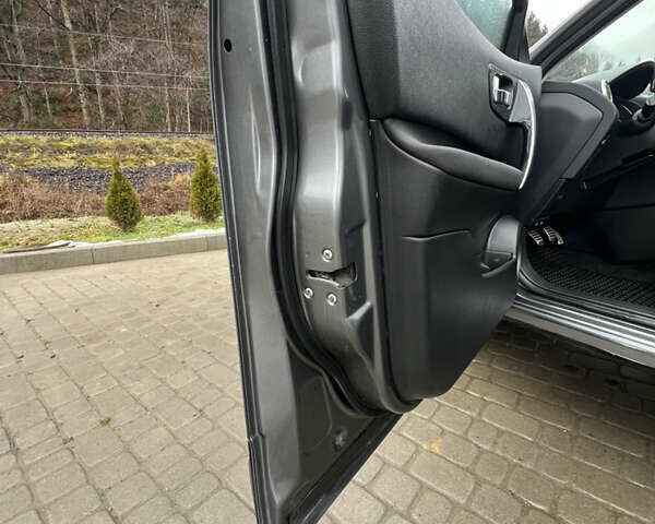 Сірий Ніссан Кашкай 2, об'ємом двигуна 1.6 л та пробігом 246 тис. км за 11400 $, фото 25 на Automoto.ua