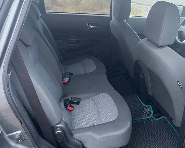 Сірий Ніссан Кашкай 2, об'ємом двигуна 1.46 л та пробігом 275 тис. км за 11000 $, фото 14 на Automoto.ua