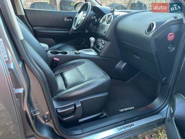 Сірий Ніссан Кашкай 2, об'ємом двигуна 2 л та пробігом 227 тис. км за 13900 $, фото 42 на Automoto.ua
