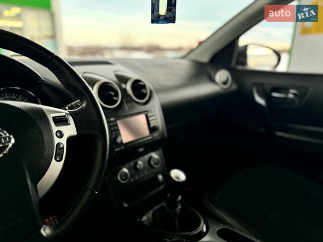 Серый Ниссан Кашкай 2, объемом двигателя 1.5 л и пробегом 220 тыс. км за 12299 $, фото 85 на Automoto.ua