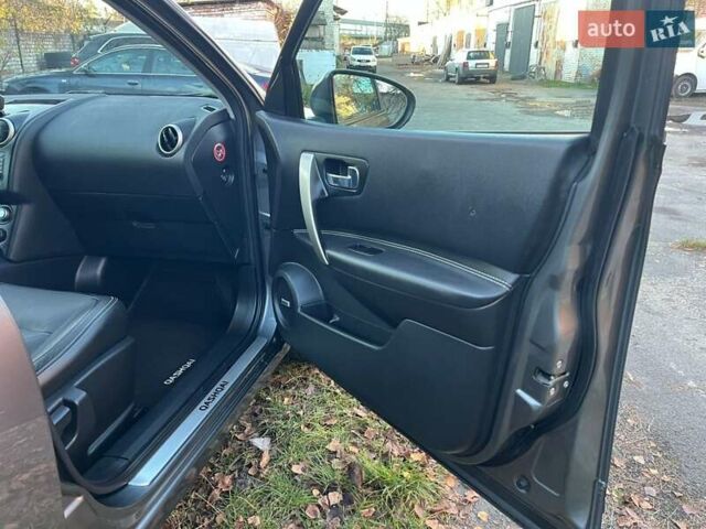 Сірий Ніссан Кашкай 2, об'ємом двигуна 2 л та пробігом 227 тис. км за 13900 $, фото 33 на Automoto.ua