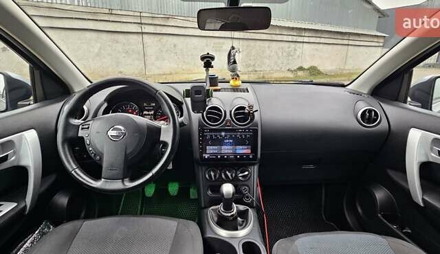 Сірий Ніссан Кашкай 2, об'ємом двигуна 1.6 л та пробігом 213 тис. км за 10999 $, фото 12 на Automoto.ua