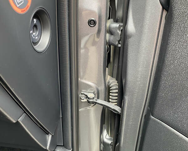 Сірий Ніссан Кашкай 2, об'ємом двигуна 2 л та пробігом 167 тис. км за 12400 $, фото 50 на Automoto.ua