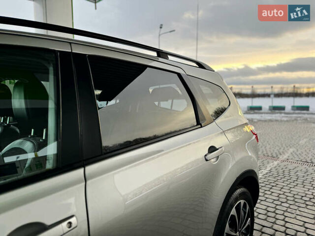 Серый Ниссан Кашкай 2, объемом двигателя 1.5 л и пробегом 220 тыс. км за 12299 $, фото 22 на Automoto.ua