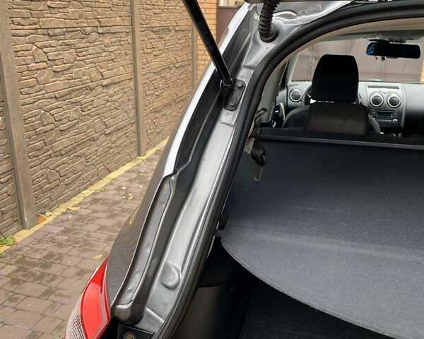 Сірий Ніссан Кашкай 2, об'ємом двигуна 2 л та пробігом 167 тис. км за 12400 $, фото 21 на Automoto.ua