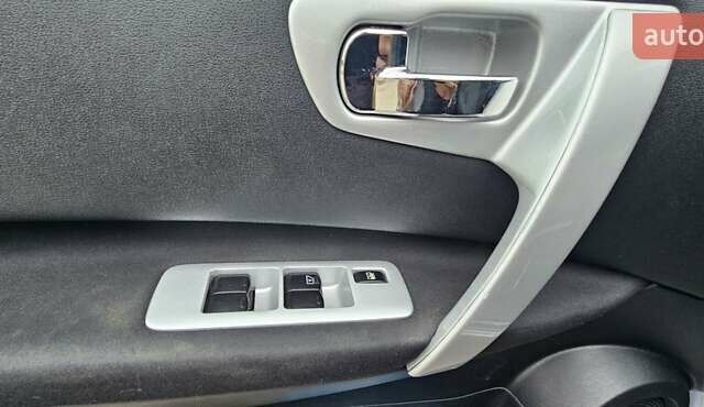 Сірий Ніссан Кашкай 2, об'ємом двигуна 1.6 л та пробігом 213 тис. км за 10999 $, фото 6 на Automoto.ua