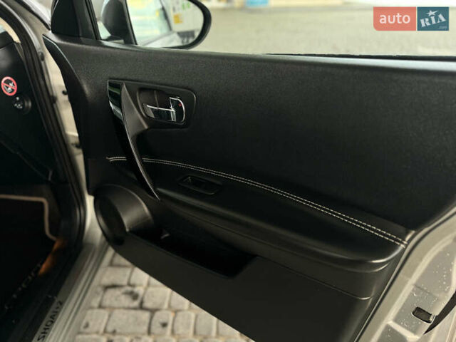 Серый Ниссан Кашкай 2, объемом двигателя 1.5 л и пробегом 220 тыс. км за 12299 $, фото 119 на Automoto.ua