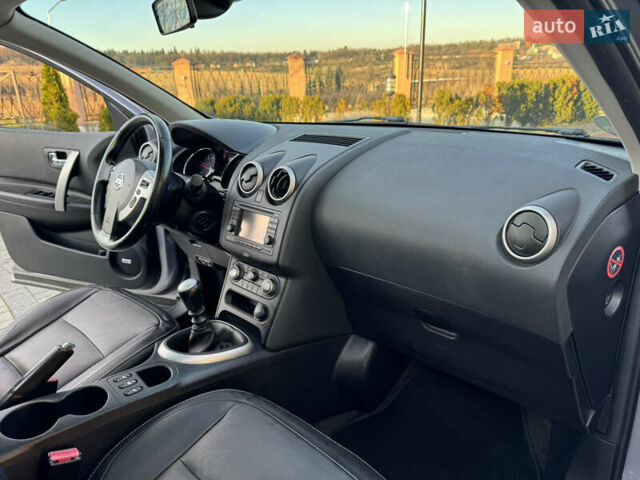 Серый Ниссан Кашкай 2, объемом двигателя 1.6 л и пробегом 180 тыс. км за 11999 $, фото 49 на Automoto.ua