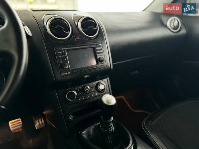 Серый Ниссан Кашкай 2, объемом двигателя 1.5 л и пробегом 220 тыс. км за 12299 $, фото 89 на Automoto.ua