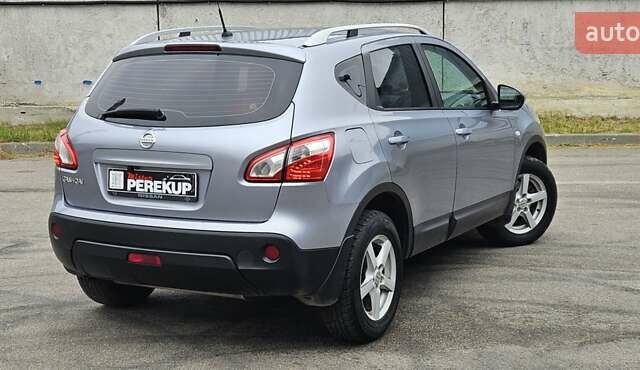 Сірий Ніссан Кашкай 2, об'ємом двигуна 1.6 л та пробігом 213 тис. км за 10999 $, фото 5 на Automoto.ua