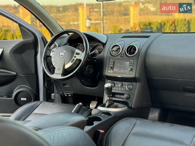 Серый Ниссан Кашкай 2, объемом двигателя 1.6 л и пробегом 180 тыс. км за 11999 $, фото 52 на Automoto.ua