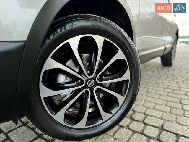 Серый Ниссан Кашкай 2, объемом двигателя 1.5 л и пробегом 220 тыс. км за 12299 $, фото 14 на Automoto.ua