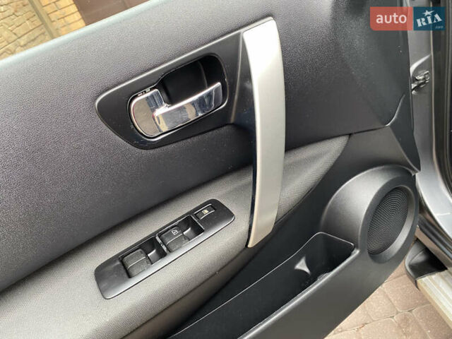 Сірий Ніссан Кашкай 2, об'ємом двигуна 2 л та пробігом 167 тис. км за 12400 $, фото 74 на Automoto.ua