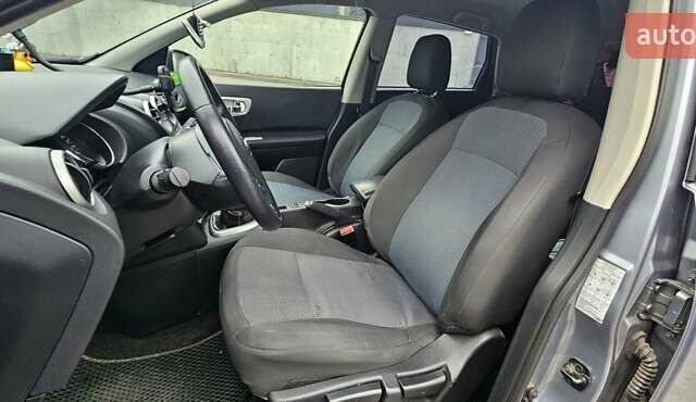 Сірий Ніссан Кашкай 2, об'ємом двигуна 1.6 л та пробігом 213 тис. км за 10999 $, фото 10 на Automoto.ua