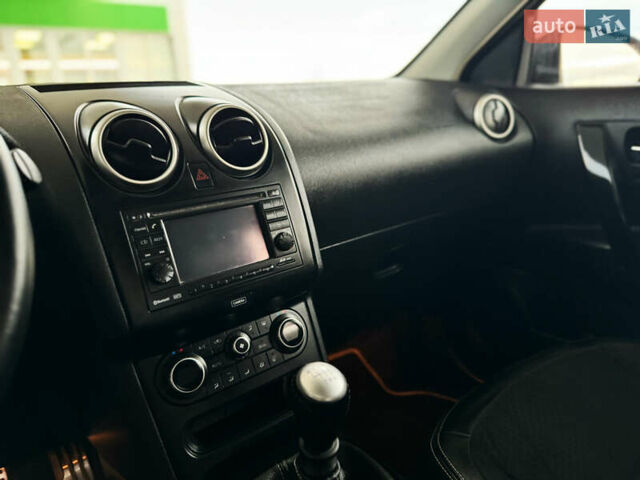 Серый Ниссан Кашкай 2, объемом двигателя 1.5 л и пробегом 220 тыс. км за 12299 $, фото 93 на Automoto.ua