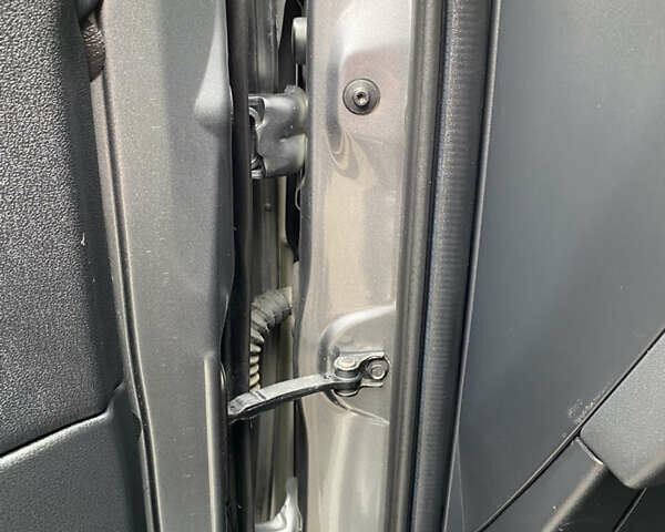 Сірий Ніссан Кашкай 2, об'ємом двигуна 2 л та пробігом 167 тис. км за 12400 $, фото 51 на Automoto.ua