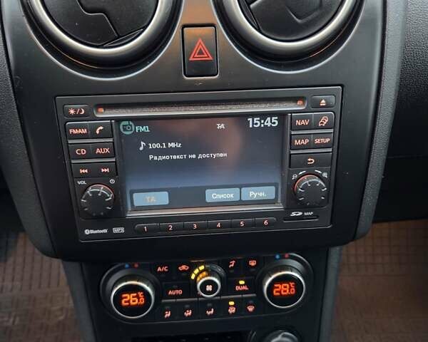 Серый Ниссан Кашкай 2, объемом двигателя 1.6 л и пробегом 180 тыс. км за 11300 $, фото 22 на Automoto.ua